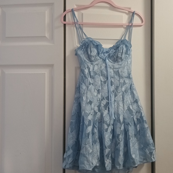 Dress - Picture 8 of 16
